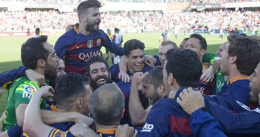 بالصور.. فرحة عارمة للاعبى برشلونة بعد التتويج بالليجا