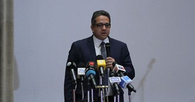 خالد العنانى يصف المرممين بـ"جراح الآثار" ويكرمهم فى "يوم المرمم"