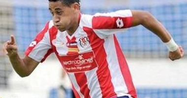 ترشيح مراد باتنة لارتداء قميص الأهلي فى الصيف
