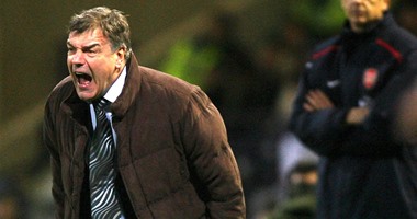 "الكرش" يمنع مدرب سندرلاند من تدريب منتخب إنجلترا