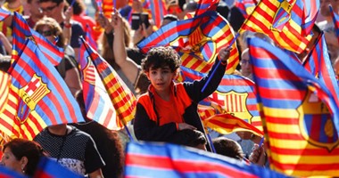 احتفالات نجوم برشلونة فى الشوارع بالليجا 24