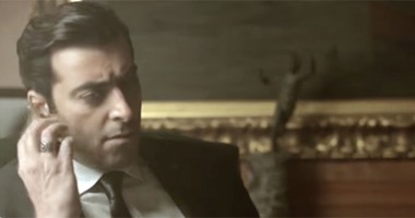 باسم ياخور ساخراً من طريقة إعداد الشاى فى إحدى الكافيهات: درس كيميا.. فيديو
