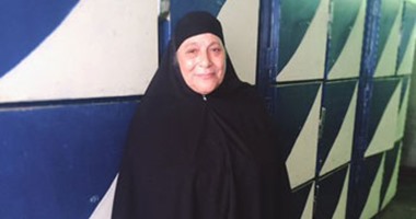 مُغسلة مشرحة زينهم لـ"اليوم السابع": "بقالى 40 سنة فى المهنة وعمرى ما خفت من الميتين".. وتؤكد: "أتعامل مع الموتى كأنهم أقاربى ورفضت أموالاً مقابل إخفاء السحر بالجثث".. و"الناس بيعتبرونى مبروكة"