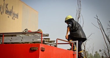 3 سيارات إطفاء تسيطر على حريق شقة سكنية فى إمبابة