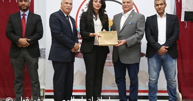 تكريم  54 من النماذج المشرفة من أبناء العمالة المصرية بالدوحة