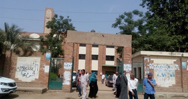 اليوم.. لجنة الشئون الصحية بالبرلمان تحدد مصير المستشفيات التكاملية بحضور الوزير.. نواب يرفضون خصخصتها.. ورئيس اللجنة: نحتاج لميزانية خاصة لتحسين الخدمة بها.. وعضو: مفيش أجهزة فى مستشفيات القرى