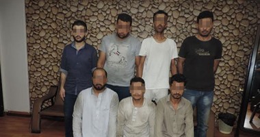 تفاصيل سقوط لصوص الذهب بالإسماعيلية.. الأشقياء السبعة كونوا تشيكلاً عصابيًا للسطو على محلات الصاغة والخطف.. الشرطة تضبط بحوزتهم أسلحة نارية ومشغولات ذهبية وسيارتين.. ويعترفون بنشاطهم الإجرامى