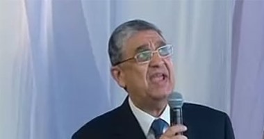 وزير الكهرباء: أعمدة الإنارة المضاءة نهارًا مسئولية المحليات