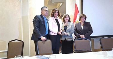 وزيرة الهجرة: كندا تمنح وسام Order of ontario  للبروفيسيرة هدى المراغى