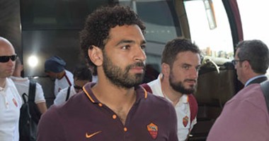 بالصور.. روما يغادر إيطاليا لمواجهة الأهلي فى حضور صلاح وتوتى