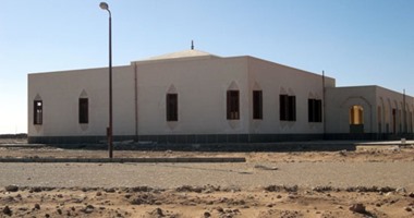 بالصور.. بعد صراع بين وزارتى البترول والصناعة على ملكيتها.. السيسي ينقذ المدينة المهجورة بالوادى الجديد بقرار نقل ولايتها للمحافظة.. أحد الشباب: يوفر فرص عمل.. وآخر: القرار تأخر كثيرا