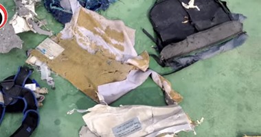 الداخلية تعلن استخراج شهادات وفاة ضحايا طائرة مصر للطيران من أقرب سجل مدنى للمطار.. والطب الشرعى: فحص عينات الأشلاء يستغرق 10 أيام.. وبقايا الضحايا لم تؤكد ووقع الحادث نتيجة انفجار أم لا