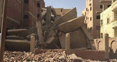 بالصور.. الاستعانة بـ3 لوادر لإزالة ركام انهيار فيلا الشروق