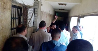 بالصور.. تفاصيل اتهام عمرو بدر ومحمود السقا بالتحريض على التظاهر.. النيابة توجه لهما 6 اتهامات وتقرر حبسهما 15 يوما.. والصحفيان ينكران جميع الاتهامات فى التحقيق.. وترحيلهما لسجن طرة وسط حراسة مشددة
