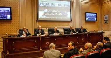 البرلمان يحاكم وزير التربية والتعليم.. لجنتا "الدفاع والأمن القومى والتعليم" بالبرلمان تناقشان قضية "تسريب امتحانات الثانوية" غدا.. والهلالى الشربينى يرد على البيانات العاجلة ويشرح الأزمة وآليات حلها