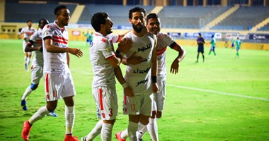 بالفيديو.. باسم مرسى يسقط فى المياه أمام إنيمبا