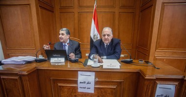 وزير الكهرباء يشرح أمام البرلمان تأثير سعر صرف الدولار على ارتفاع الفواتير