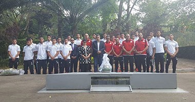 منتخب الشباب يزور قبر الشهيد بروندا