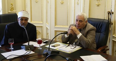"دينية النواب" تصدق على توصيات السيسى لتجديد الخطاب الدينى.. وتلزم أعضاءها بإعداد خطة شاملة ومناقشتها بعد العيد.. ورئيس اللجنة: فتح دوائر حوار مع المؤسسات الإسلامية والقبطية ودواوين الشباب والتعليم