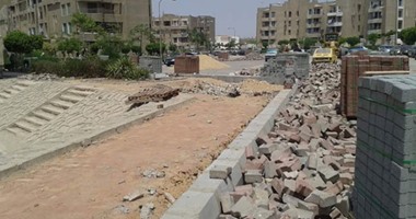 بالصور.. إهدار المال العام فى إعادة رصف أرضيات جديدة بحى الشباب فى العبور
