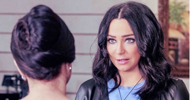 بالصور.. سلاف فواخرجى تظهر بوجهين فى دراما رمضان