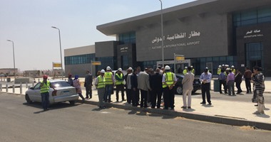 بالصور.. قيادات "المصرية للمطارات" تتفقد مطار القطامية الدولى