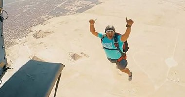 شباب الـ skydivingيطالبون بإدخال اللعبة لمصر.. شاهد نشاطهم بالفيديو