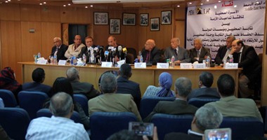 مجلة أكتوبر تدعو الصحفيين لحضور اجتماع الأسرة الصحفية اليوم