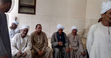 أهالى قرية الخالدية بالفيوم يحتجون بسبب نقص مياه الرى