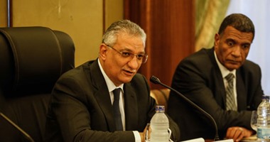 وزير التنمية المحلية : "المواطن بيزعل لو جامع القمامة راح له 7 الصبح"