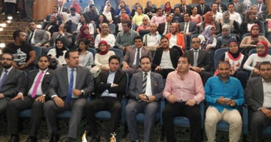 "التنظيم والإدارة" يحدد آلية الحاق شباب البرنامج الرئاسى بالجهاز الإدارى