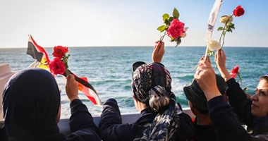  بالصور.. وقفة "القومى لمكافحة الفساد" لتأبين ضحايا الطائرة المنكوبة