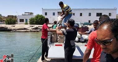 بالصور.."حاسب لتغرق "..حملة لغواصى البحر الأحمر لتفادى الغرق بأعياد الربيع