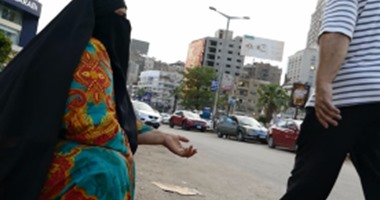 العثور على 12 ألف جنيه ومشغولات ذهبية بحوزة متسولة عقب وفاتها بقصر العينى