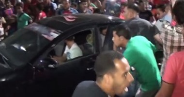 شاهد ..هروب "الننى" من جماهير كوم حمادة