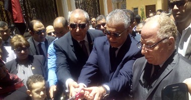 وزير التنمية المحلية من المنيا: "مفيش حركة محافظين إلا فى الأماكن الخالية".. زكى بدر: إجراء انتخابات المحليات بعد عرض القانون على مجلس الوزراء والبرلمان.. ويؤكد: الانتهاء من المشروعات خلال عامين ونصف