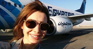 نانسى عجرم تنشر صورة أثناء رحلتها عبر مصر للطيران للقاهرة وتعلق:يارب تحميها