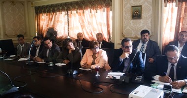 مشادة كلامية بين النواب بلجنة الصحة بسبب الحكومة