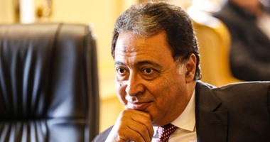 "الصحة" تعلن تسعير أول أدوية الجيل الثالث لعلاج فيروس سى بـ 18 ألف جنيه للعبوة.. لجنة الفيروسات الكبدية: انتهاء 90% من قوائم الانتظار بالمراكز.. وعلاج 593 ألف مريض خلال 6 أشهر بتكلفة 2.8 مليار جنيه