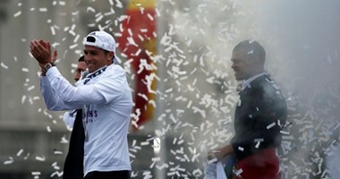 بالفيديو.. احتفالات نجوم ريال مدريد مع الجماهير بدورى الأبطال فى 6 دقائق