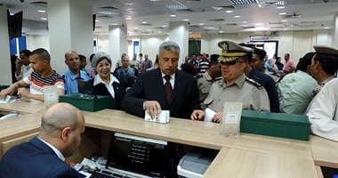 مدير أمن الغربية يودع 29 ألف جنيه فى حساب "تحيا مصر" لدعم الاقتصاد