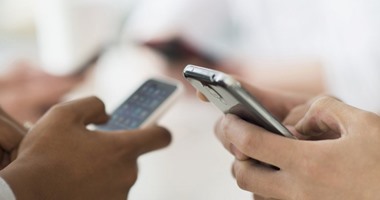 دراسة: 38% من "موبايلات" الأطباء بها فيروسات تعرضك للالتهاب الرئوى