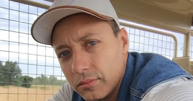 أحمد فهمى ينشر صورة جديدة من مسلسله الرمضانى "الميزان"