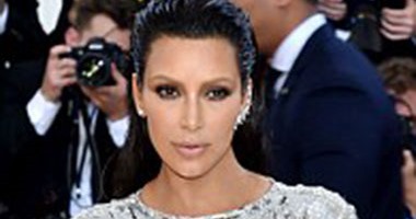 شرطة فرنسا: سائق كيم كردشيان ضمن المعتقلين على خلفية سرقتها بباريس