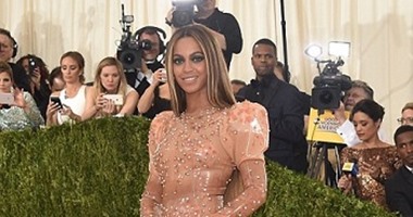 بالصور..بيونسيه وتايلور وآمبر..نجمات "سنجل" مؤقتا فى حفل "Met Gala"