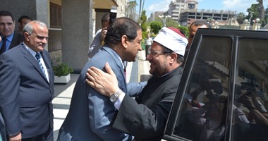وزير الأوقاف يجتمع بالأئمة بديوان عام الغربية