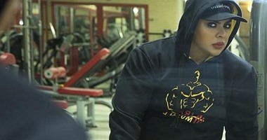 بالصور.. أول امرأة إيرانية تلعب كمال الأجسام