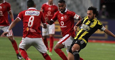 بالصور.. الأهلى يُنهى الشوط الأول بتعادل سلبى أمام دجلة
