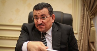 أسامة هيكل: وزير الداخلية قال لى: طالبت نقيب الصحفيين بتسليم المطلوبين.. ورد: إدينى يومين.. و مطالبة مجلس النقابة الرئيس بالاعتذار تهور.. وأسألهم: "كيف غطت قنوات الإخوان الأزمة من داخل النقابة؟"