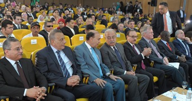 بالصور.. مهاب مميش: أتوجه بالشكر إلى الرئيس لسؤاله الدائم على حفيدى المعاق وابنتى